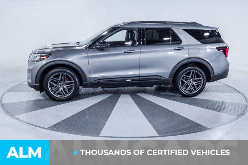2025 Ford Explorer ST-Line