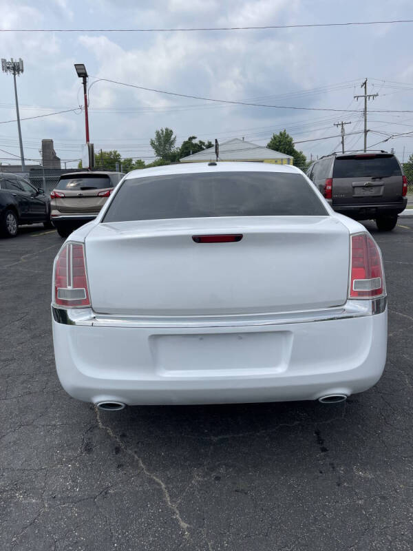 2014 Chrysler 300 C