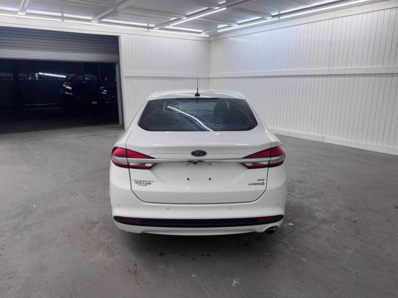 2017 Ford Fusion Hybrid SE