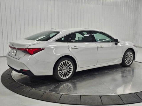2022 Toyota Avalon Hybrid Limited