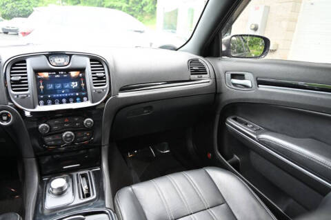 2017 Chrysler 300
