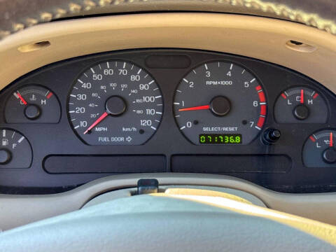 2004 Ford Mustang Deluxe