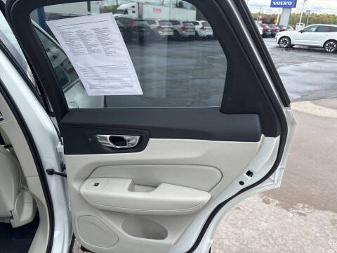 2023 Volvo XC60 B5 Plus Bright Theme