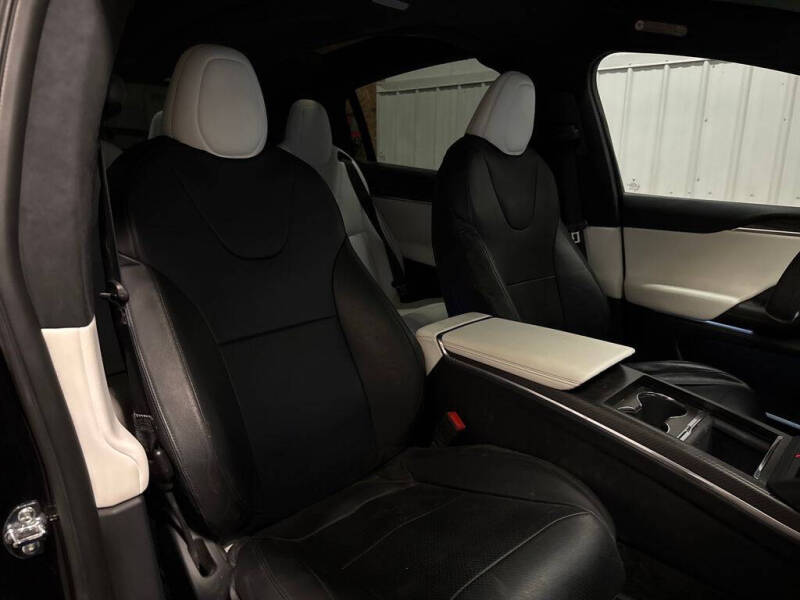 2022 Tesla Model X Plaid