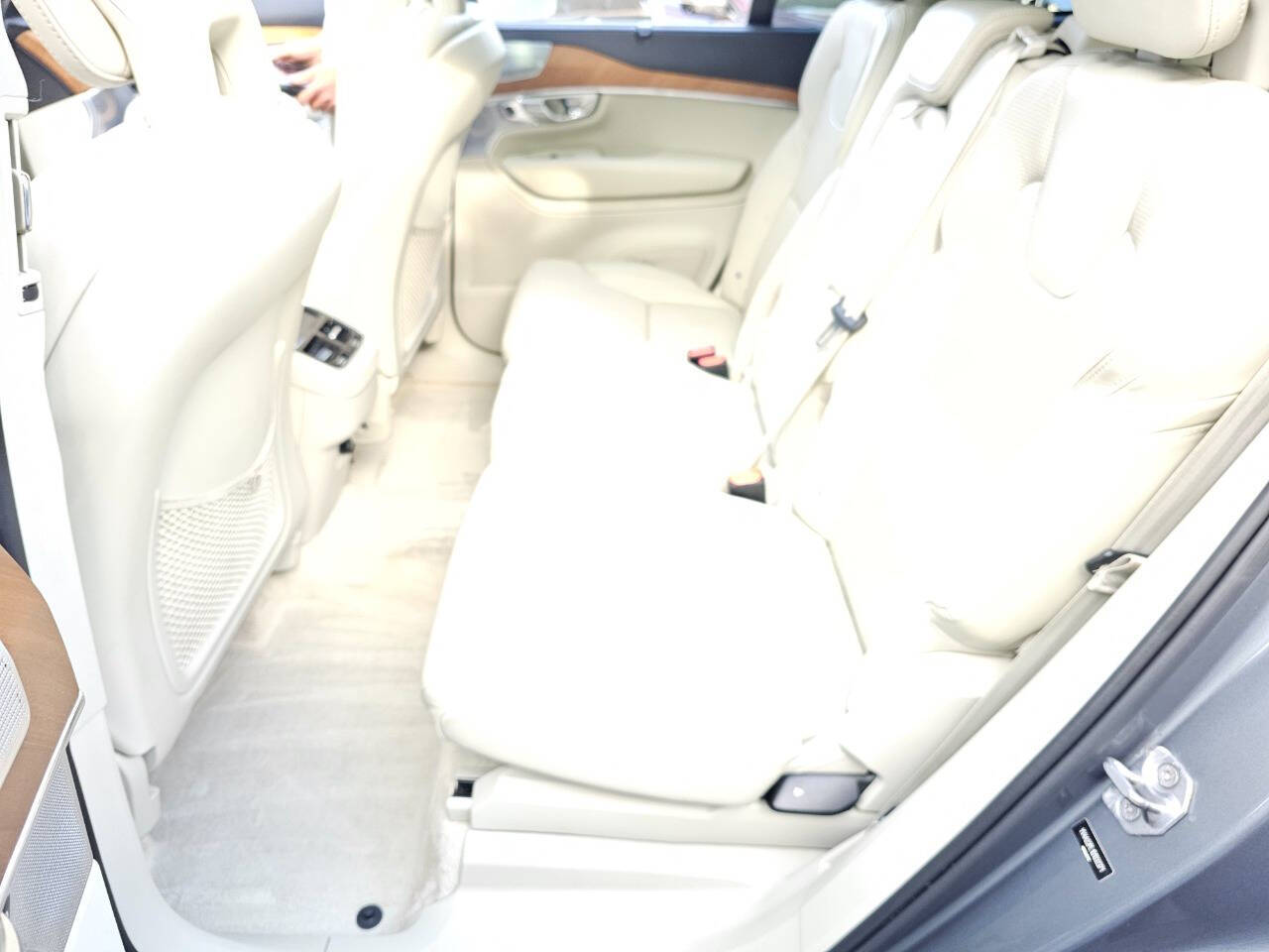 2016 Volvo XC90 43
