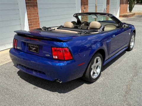 2004 Ford Mustang GT Deluxe