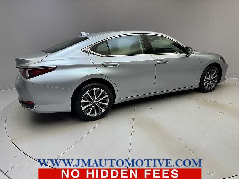 2023 Lexus ES 250