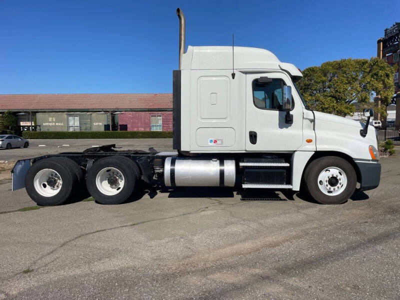 2014 Freightliner Cascadia