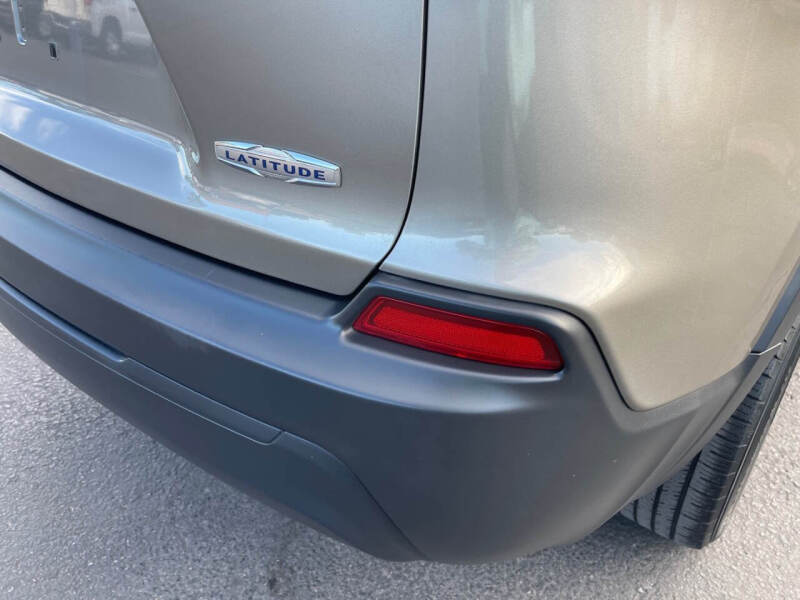 2019 Jeep Cherokee Latitude