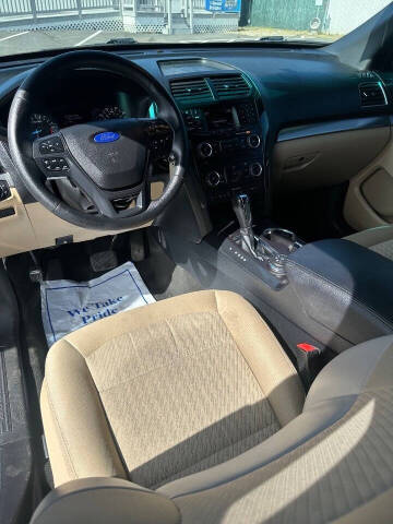 2016 Ford Explorer
