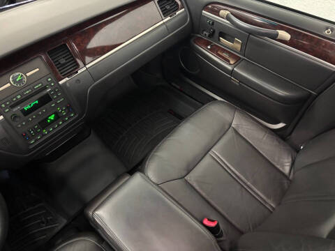 2006 Lincoln Town Car Signature Limited