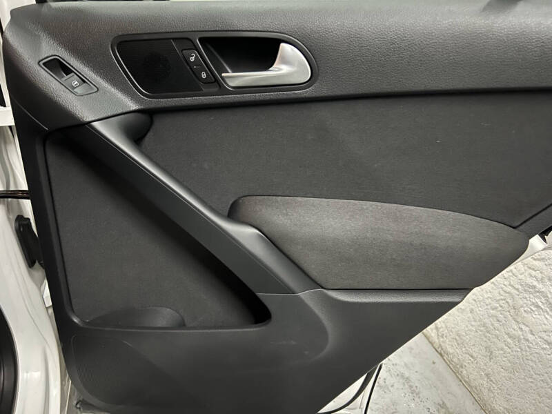 2014 Volkswagen Tiguan SE