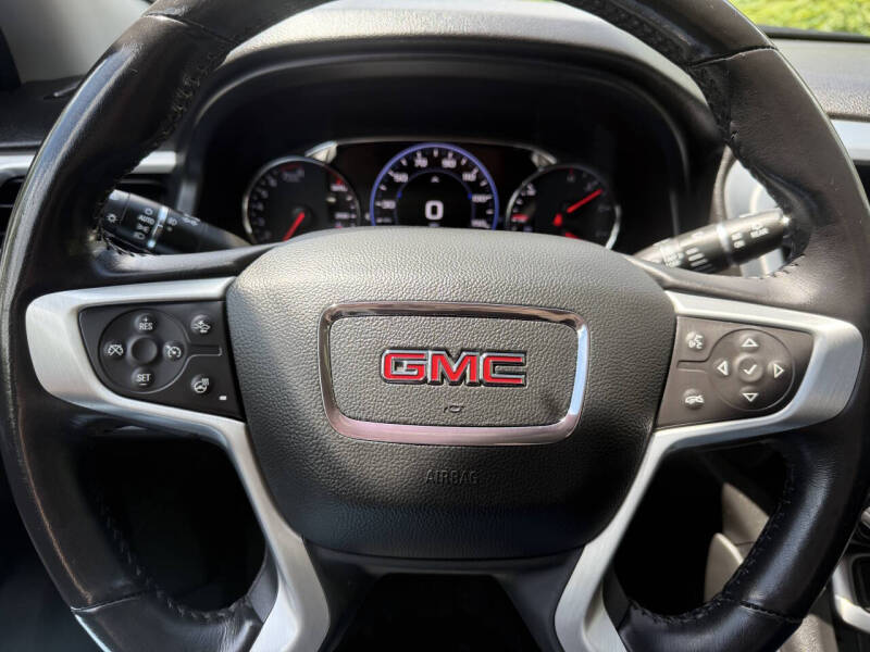 2022 GMC Acadia SLT