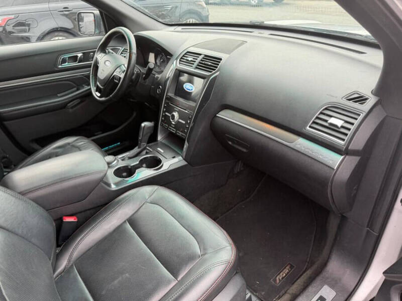 2017 Ford Explorer Sport