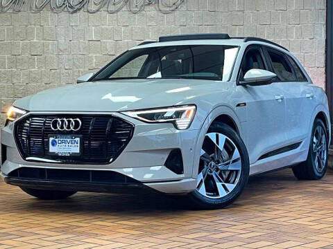 2022 Audi e-tron quattro Premium