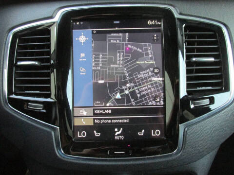 2016 Volvo XC90 T6 Momentum