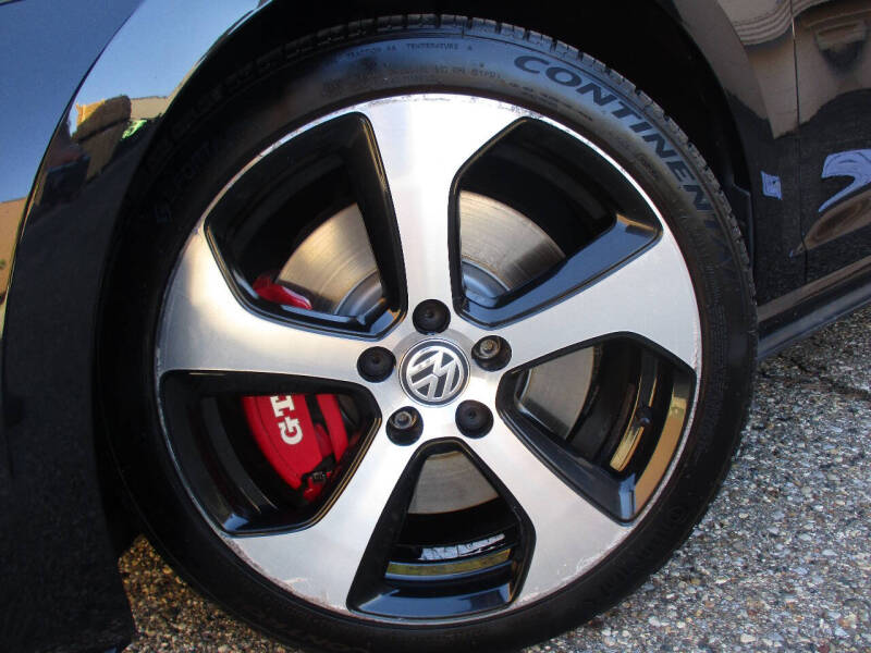 2017 Volkswagen Golf GTI SE