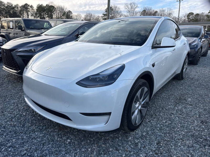 2023 Tesla Model Y Long Range's photo