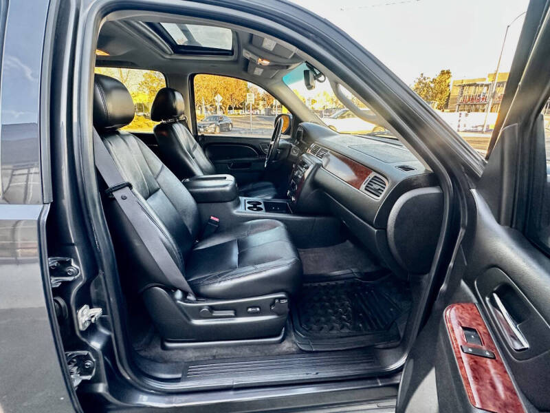 2011 Chevrolet Avalanche LT