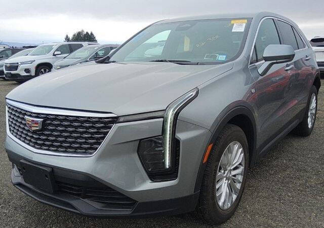 Used 2024 Cadillac XT4 Luxury with VIN 1GYAZAR44RF172249 for sale in Bloomington, IL