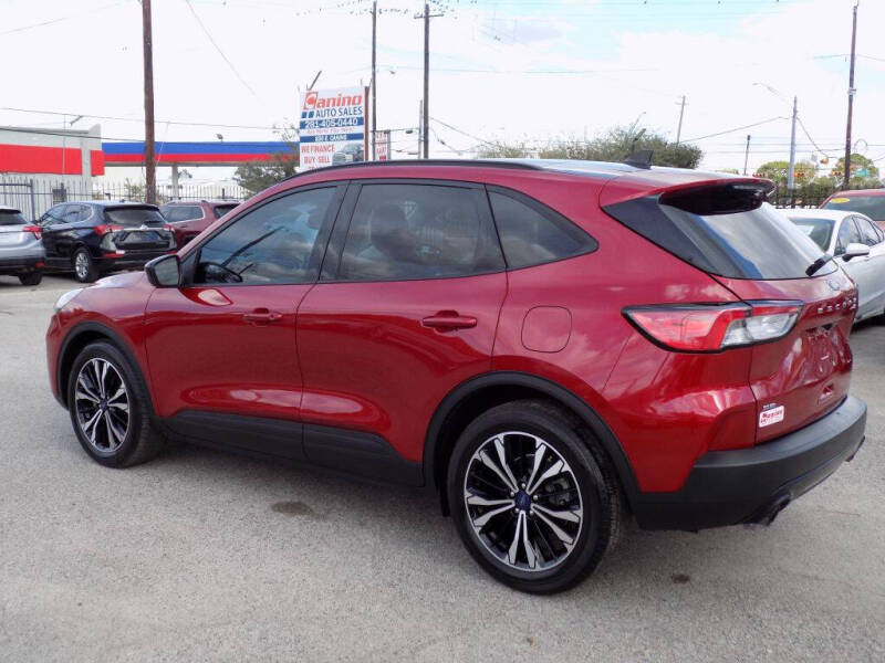 2021 Ford Escape SE