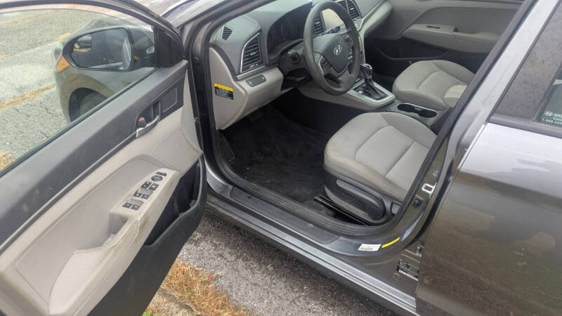 2018 Hyundai Elantra SE