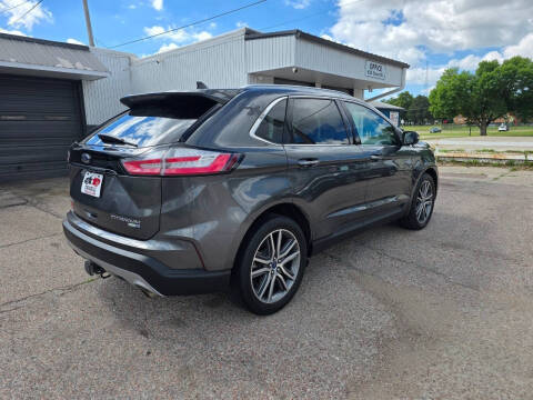 2020 Ford Edge Titanium