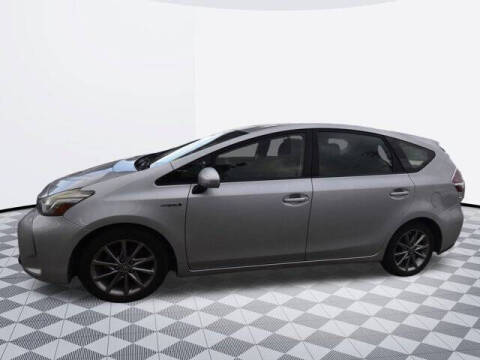 2015 Toyota Prius v Five