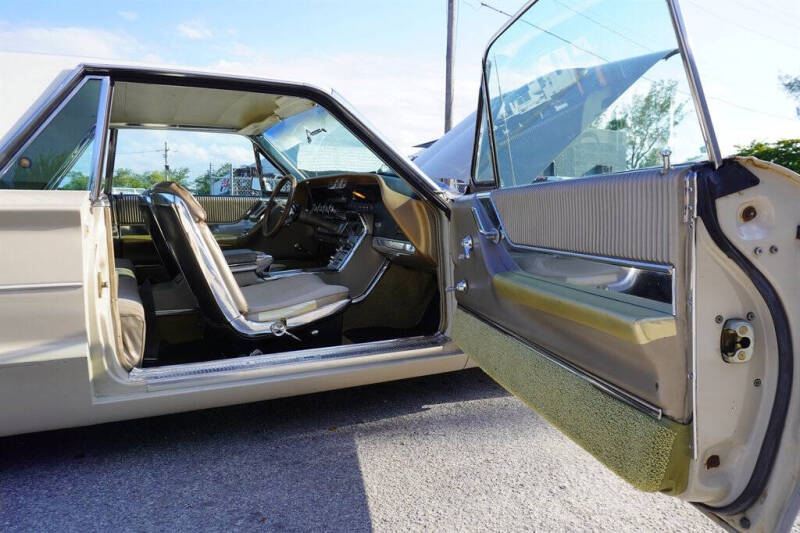 1964 Ford Thunderbird