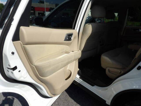 2017 Nissan Pathfinder S