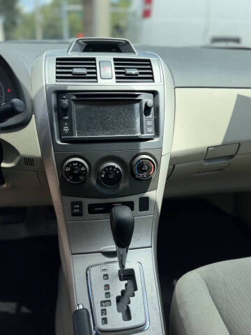 2013 Toyota Corolla LE