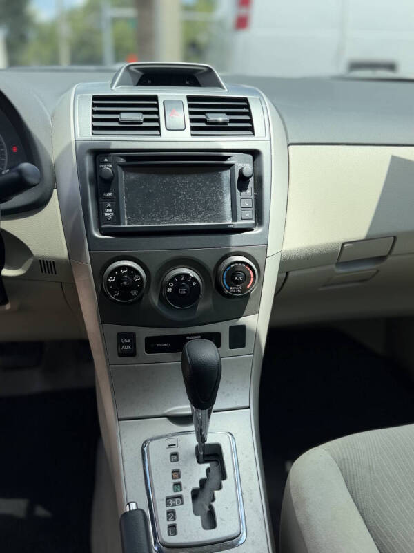 2013 Toyota Corolla LE