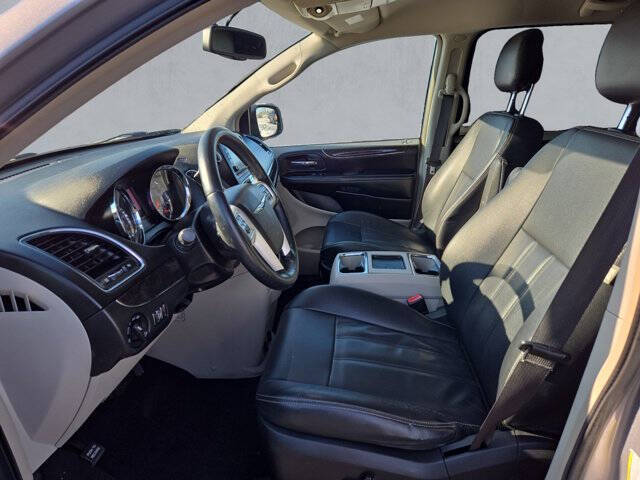 2015 Chrysler Town and Country Touring