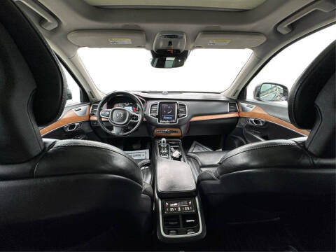 2016 Volvo XC90 T8 eAWD Inscription