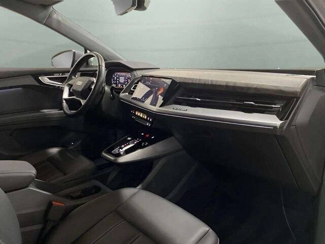 2024 Audi Q4 e-tron quattro Premium 55