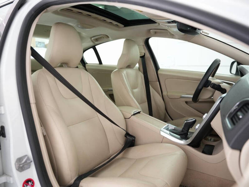 2015 Volvo S60 T5 Drive-E Platinum