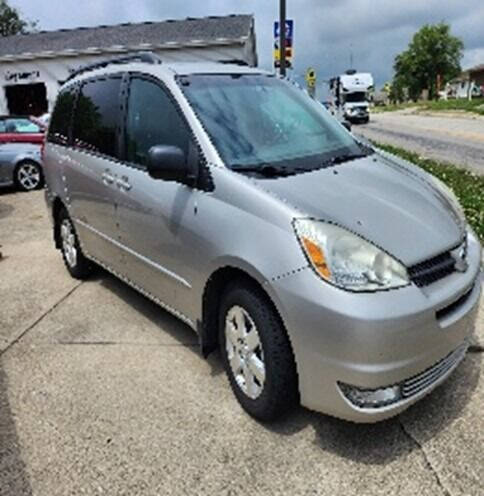 2004 Toyota Sienna for sale at HEDDERICH AUTOMOTIVE in Pana IL