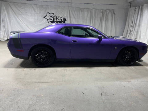 2016 Dodge Challenger 392 HEMI Scat Pack Shaker