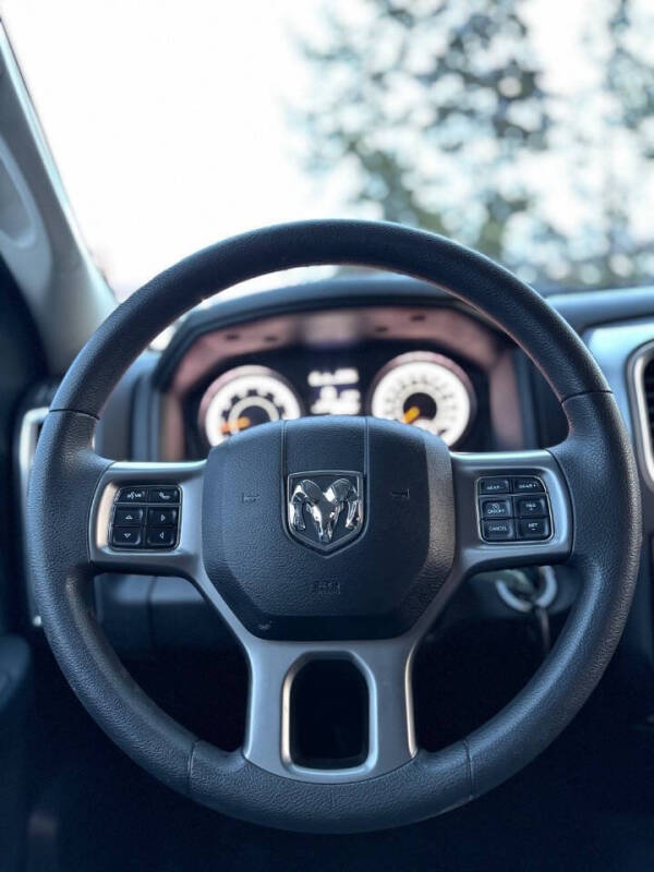 2024 RAM 1500 Classic SLT