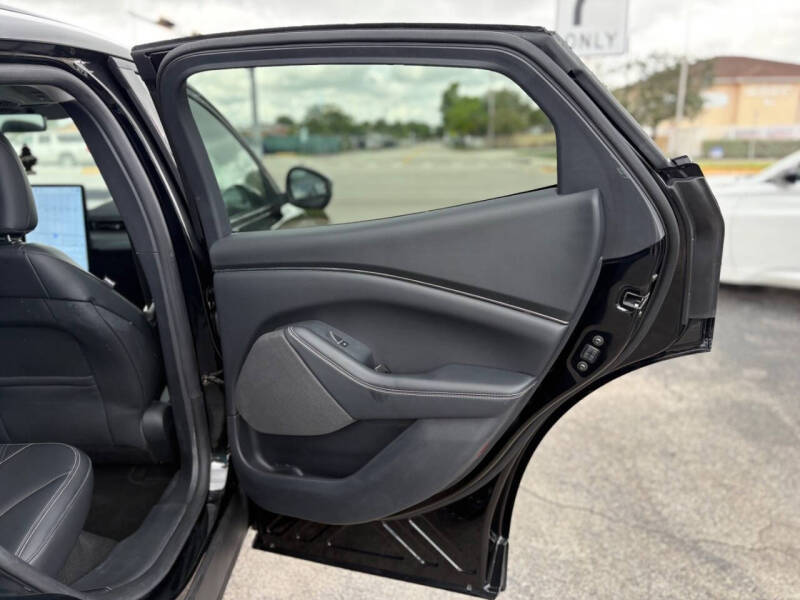 2024 Ford Mustang Mach-E Select