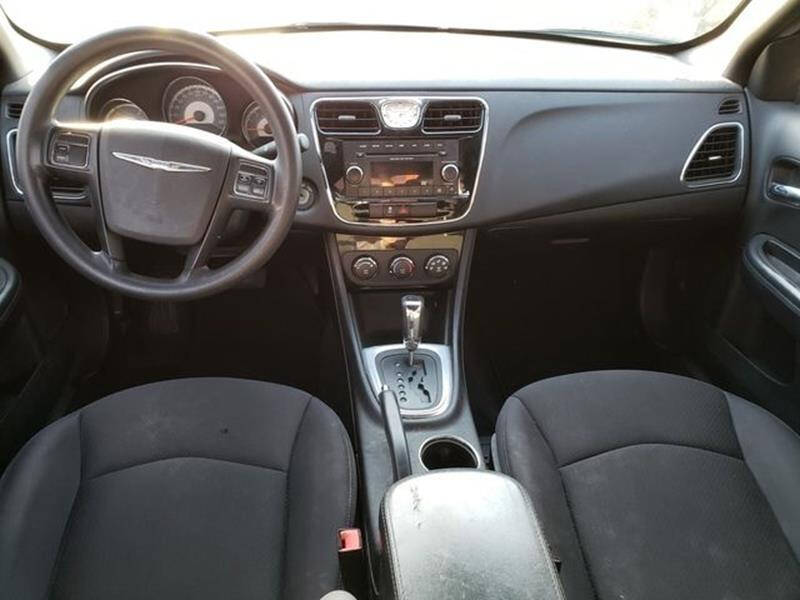 2014 Chrysler 200 LX