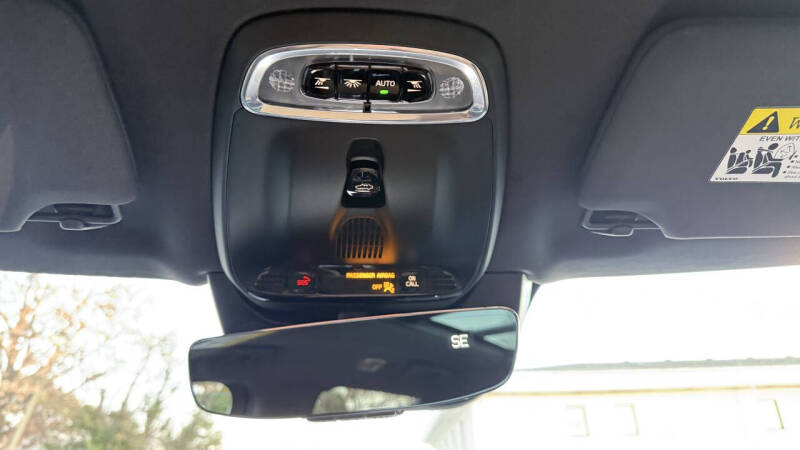 2016 Volvo XC90 T6 Momentum