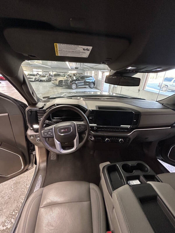 2025 GMC Sierra 1500 SLT