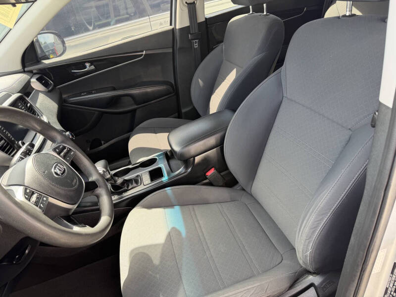 2019 Kia Sorento L