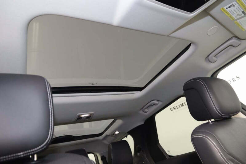 2023 Land Rover Discovery P300 S