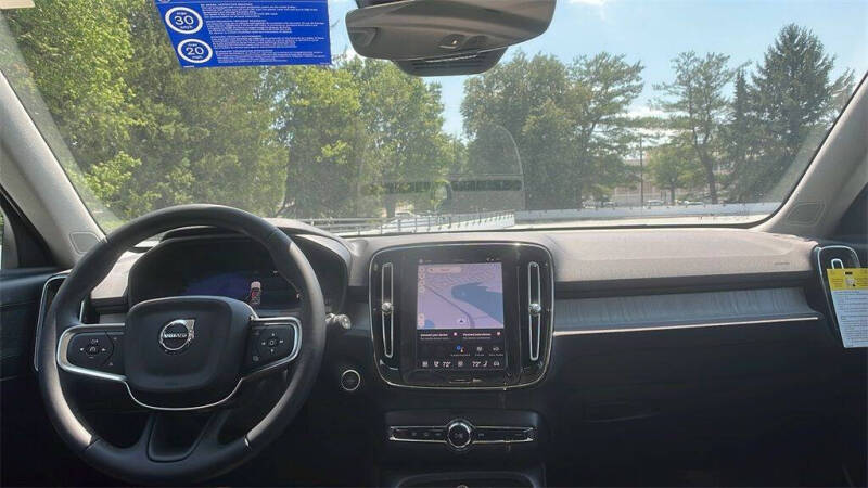 2026 Volvo XC40 B5 Plus