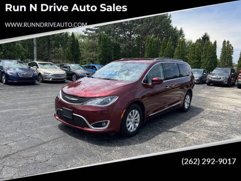 2017 Chrysler Pacifica Touring-L