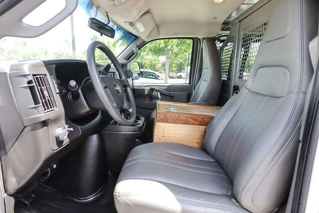 2022 GMC Savana 2500