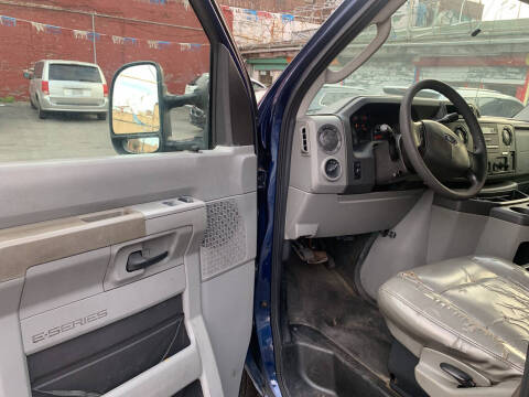 2010 Ford E-Series E-350 SD