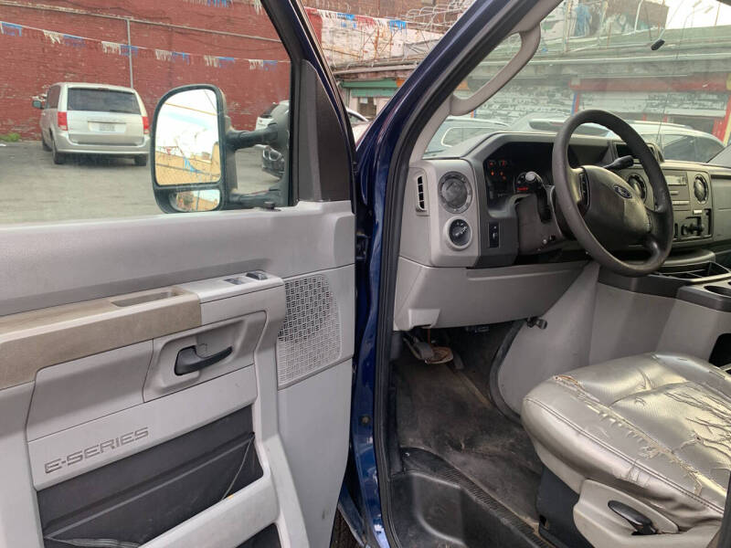 2010 Ford E-Series E-350 SD